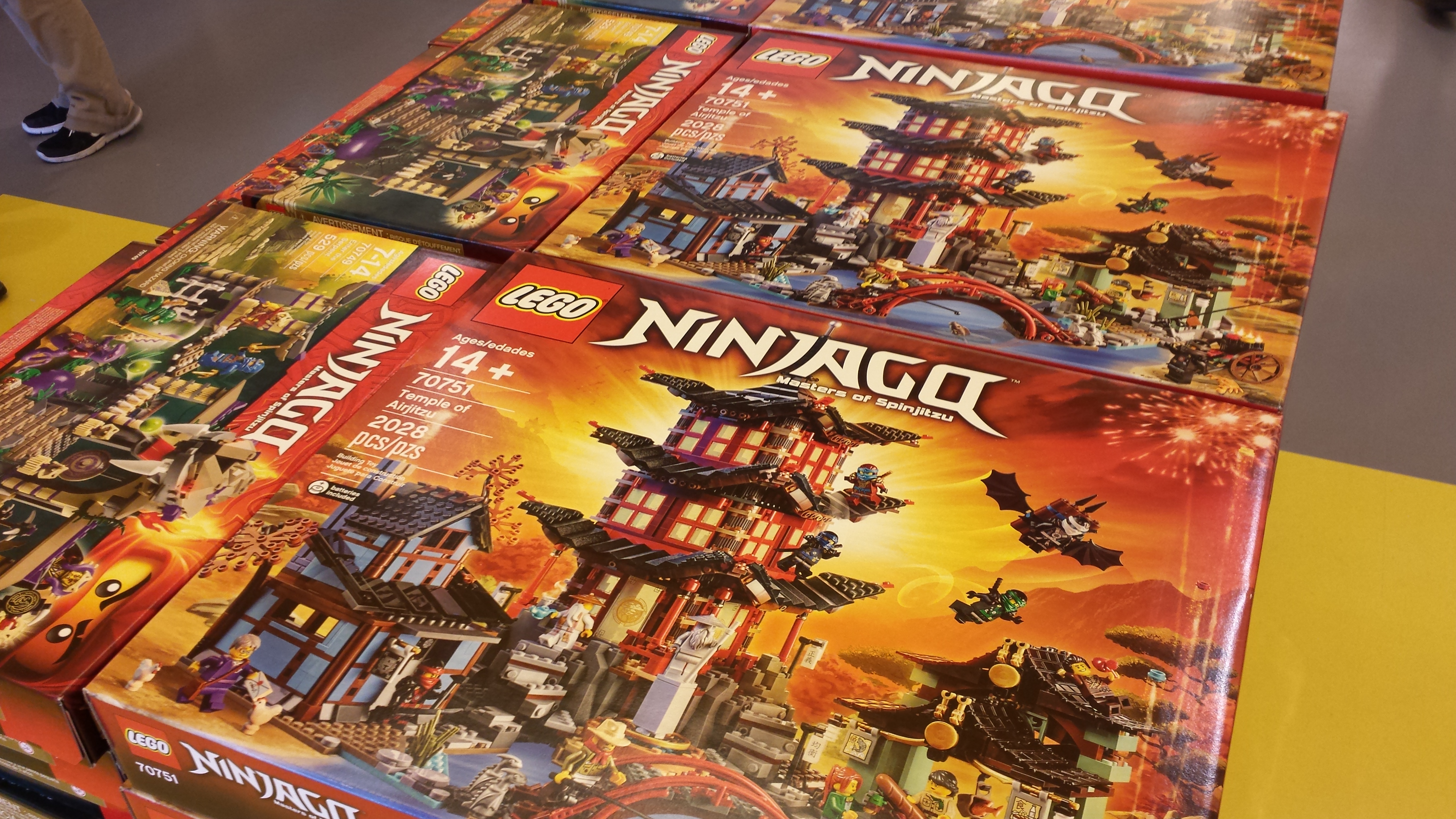 værdi hjerne fjendtlighed LEGO Ninjago Temple of Airjitzu (70751) In-Store Promo Tomorrow