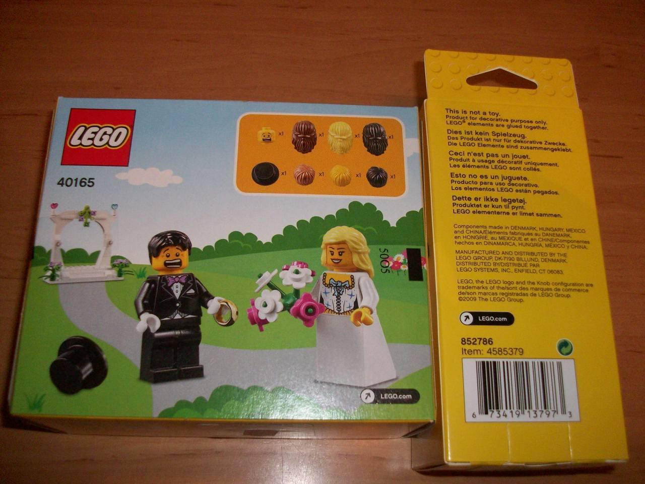 LEGO-Minifigure-Wedding-Favor-Set-40165-2.jpg