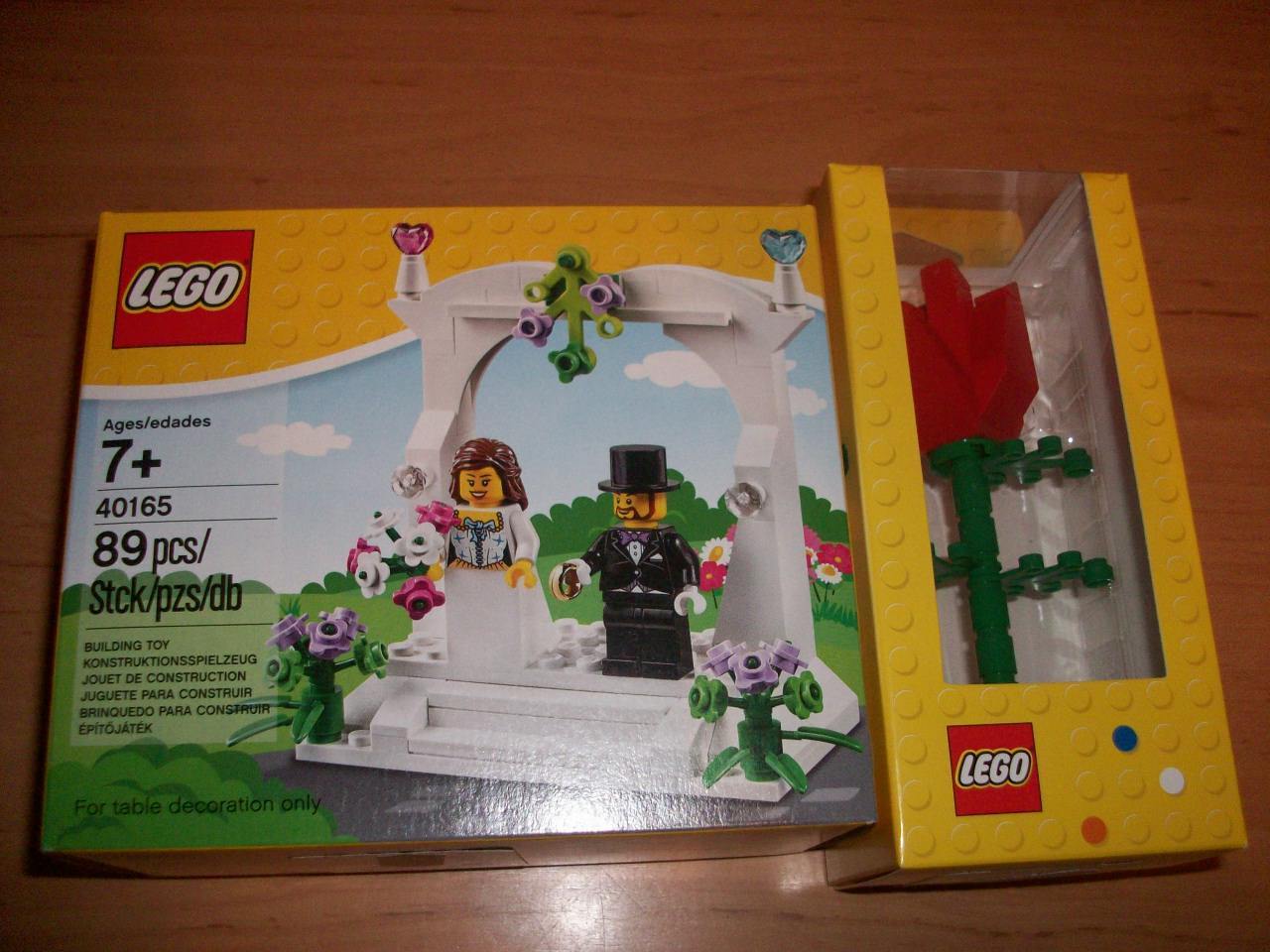 LEGO-Minifigure-Wedding-Favor-Set-40165.jpg
