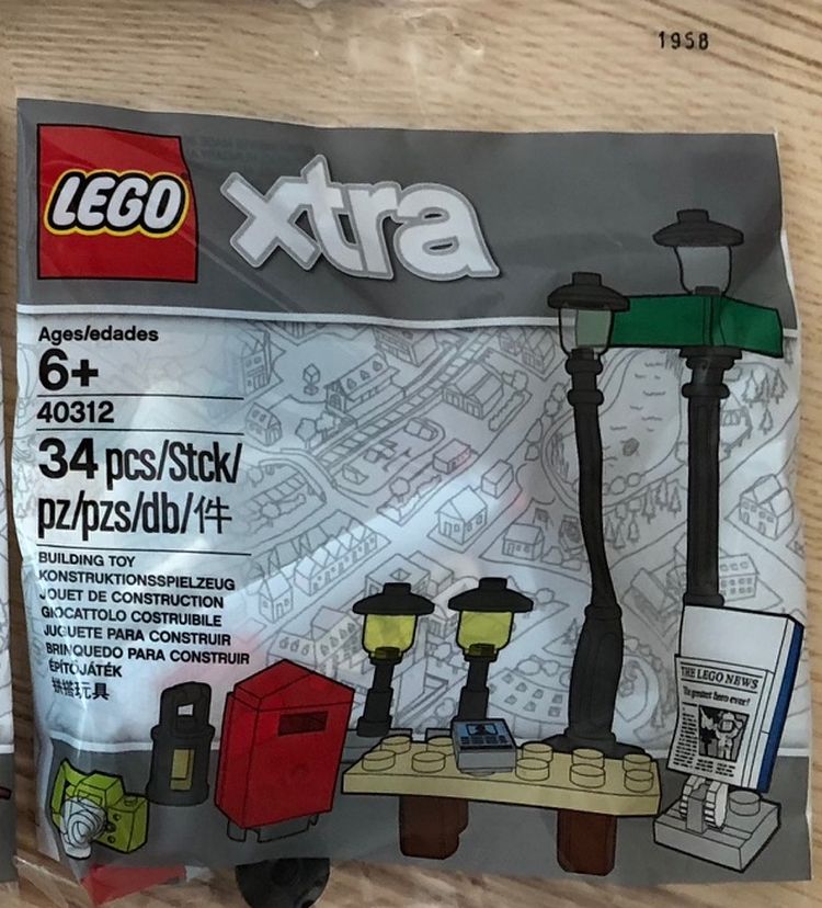 LEGO-xtra-Lightposts-40312.jpg