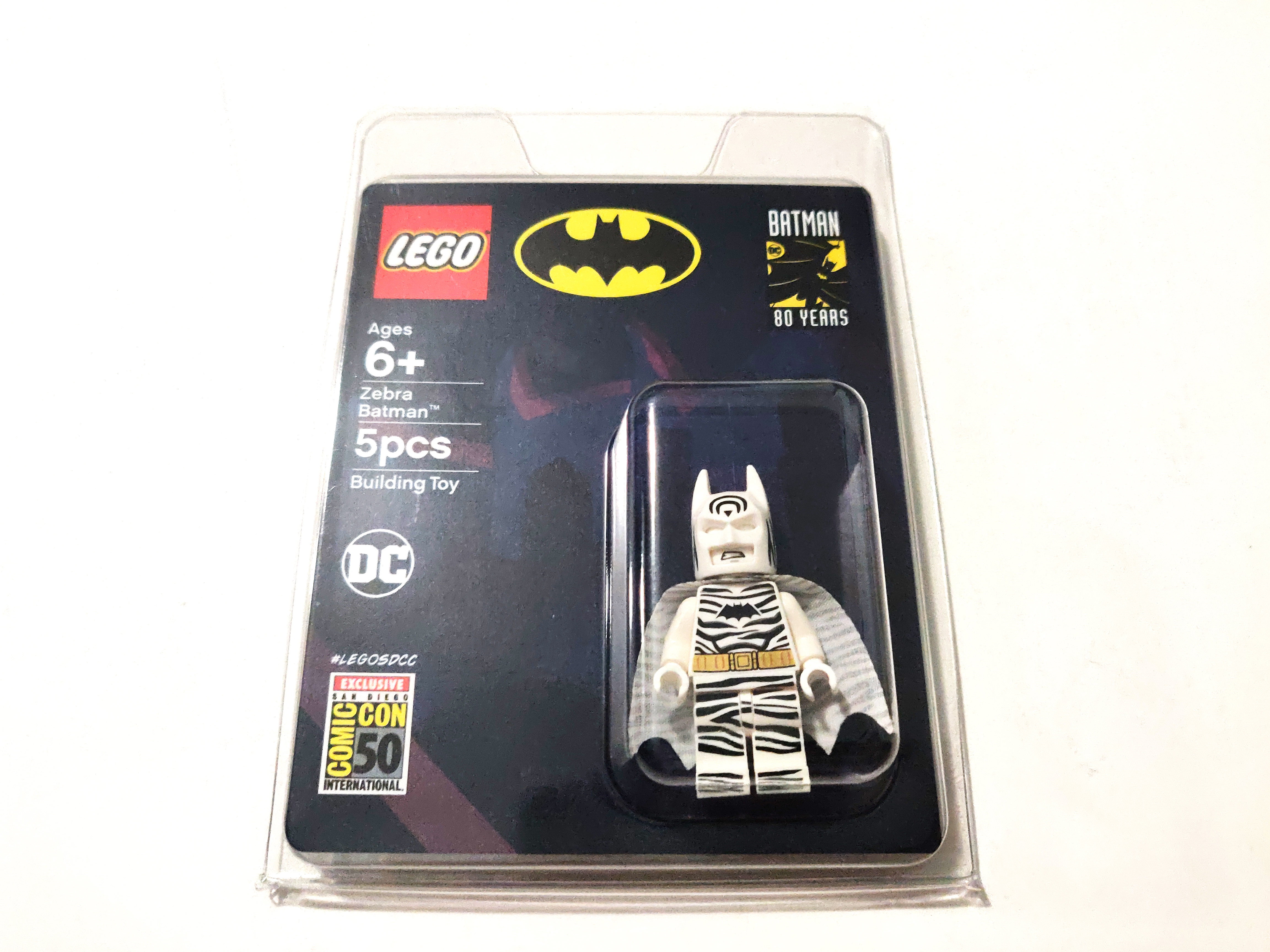 LEGO DC SDCC 2019 Zebra Batman Minifigure Review - The Brick Fan