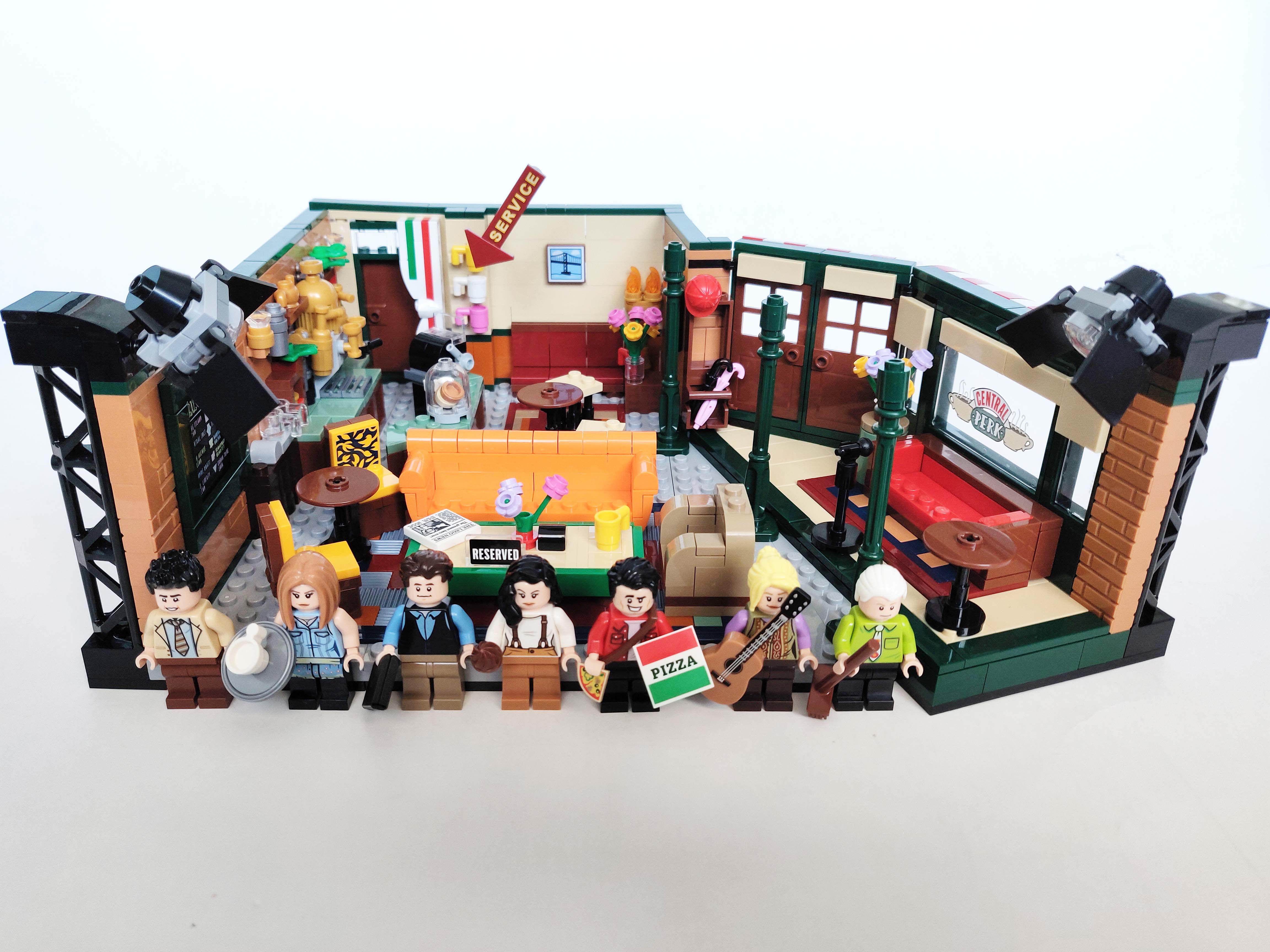 LEGO F·R·I·E·N·D·S Central Perk Set 21319 REVIEW 