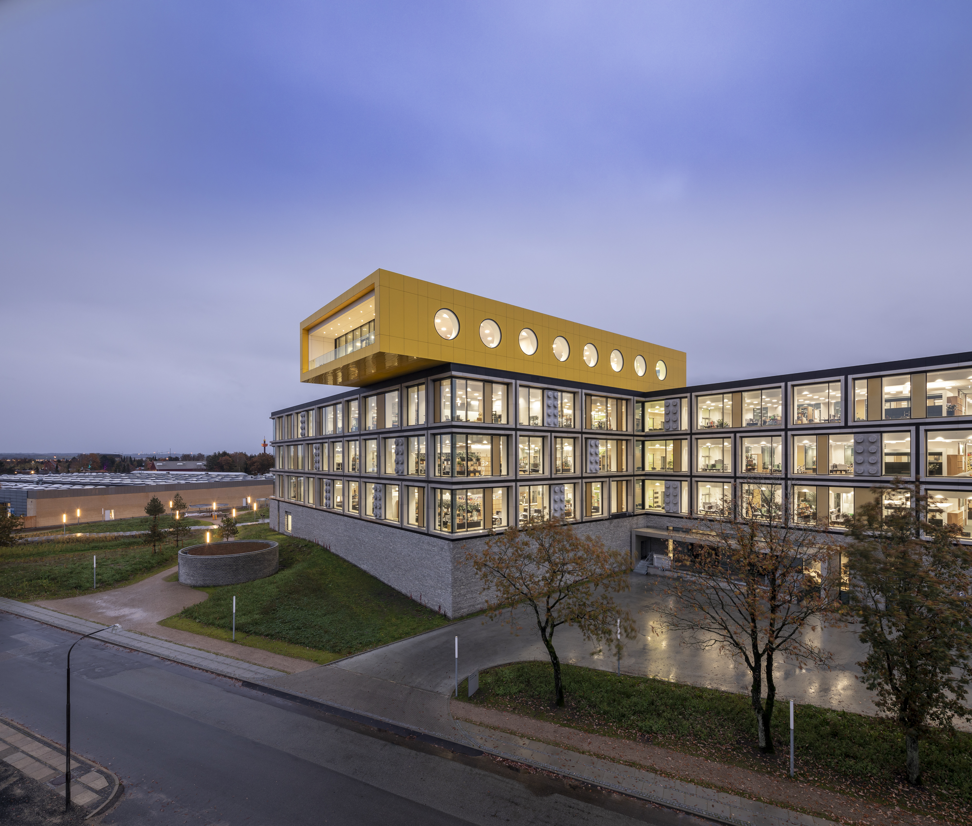 Hates overfladisk rester The LEGO Group Opens New Campus in Billund, Denmark - The Brick Fan