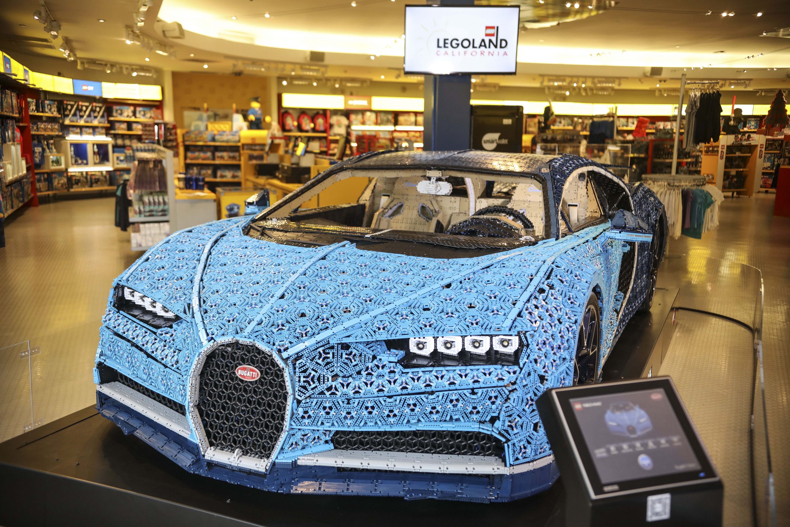 Life-Sized Technic Bugatti Chiron Now at LEGOLAND California Brick Fan