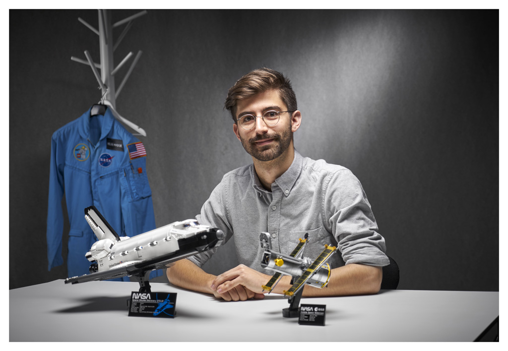 LEGO NASA Space Shuttle Discovery 10283 3