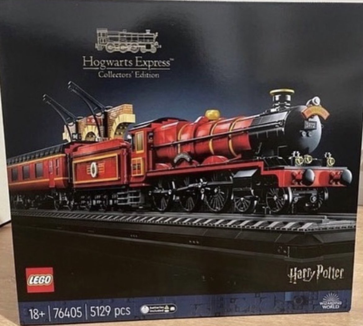 LEGO Harry Potter Hogwarts Express – Collectors' Edition 76405, Iconic  Replica Model Steam Train from The Films, Collectible Memorabilia Set for